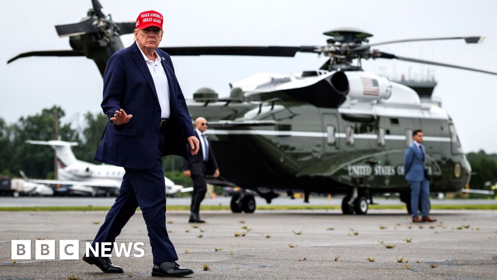 Trump ameninta aliatul Oman si aprobarea lui scade la 33%