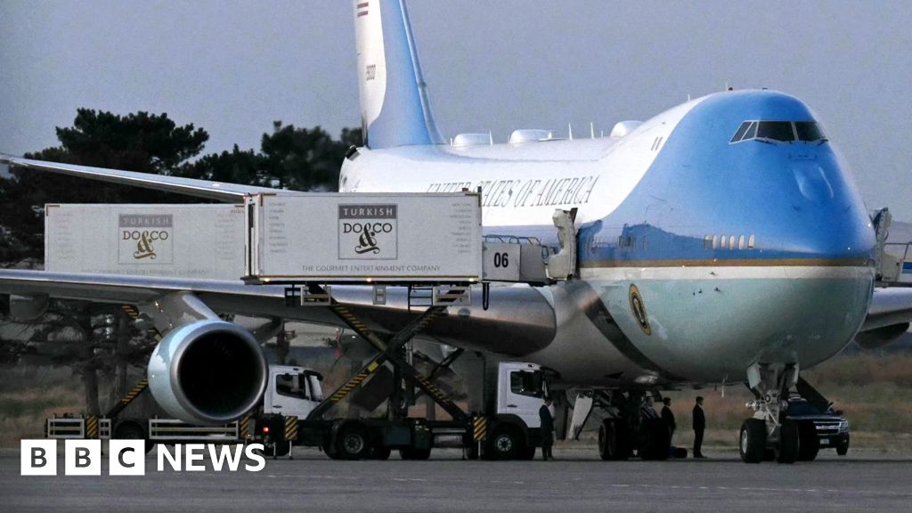 Trump s-a ascuns intr-un camion de catering pentru a evita o amenintare iraniana