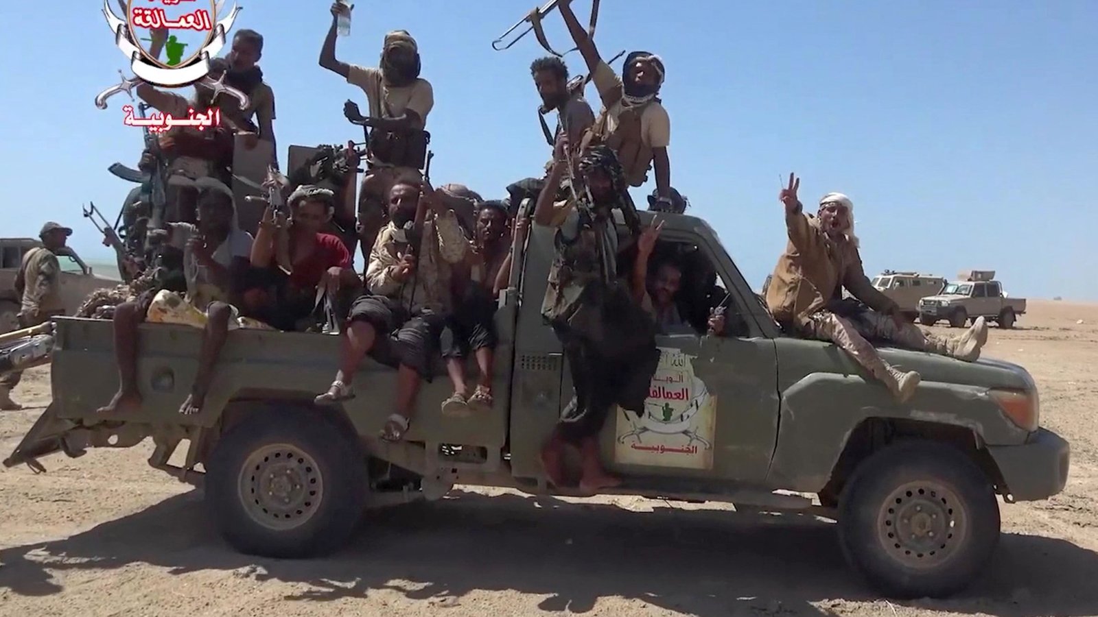 Yemen: armata preia cel mai înalt vârf din Taiz, houthii trag rachete spre aeroportul din Aden