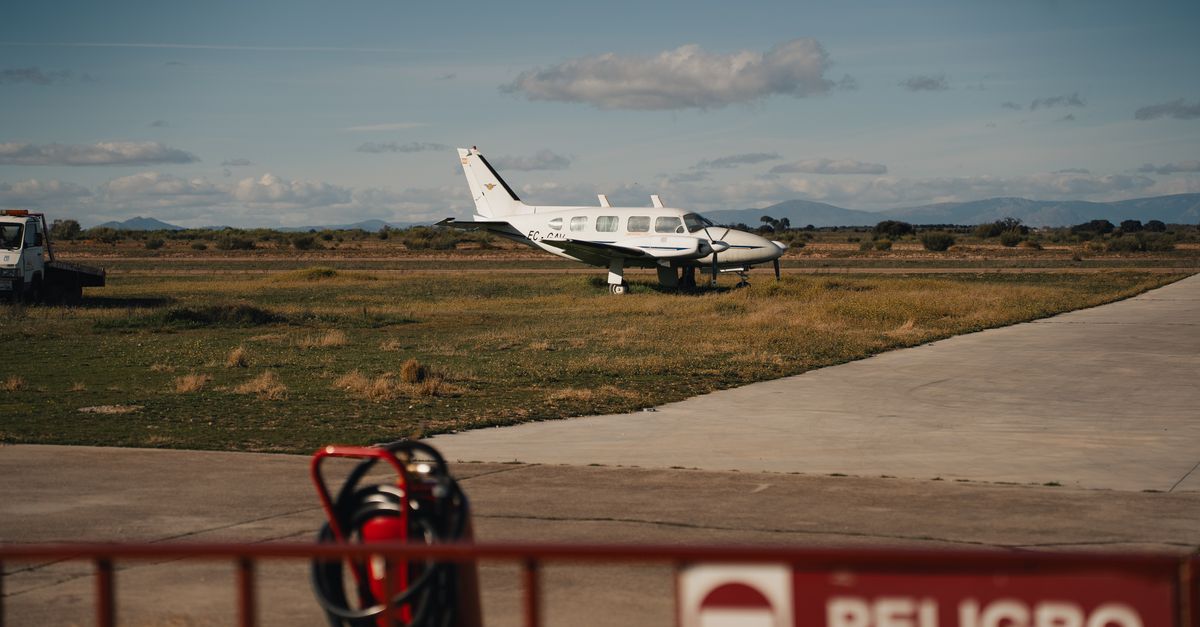 Zbor Dubai-Israel deviat după ce un pilot l-a înjunghiat pe celălalt